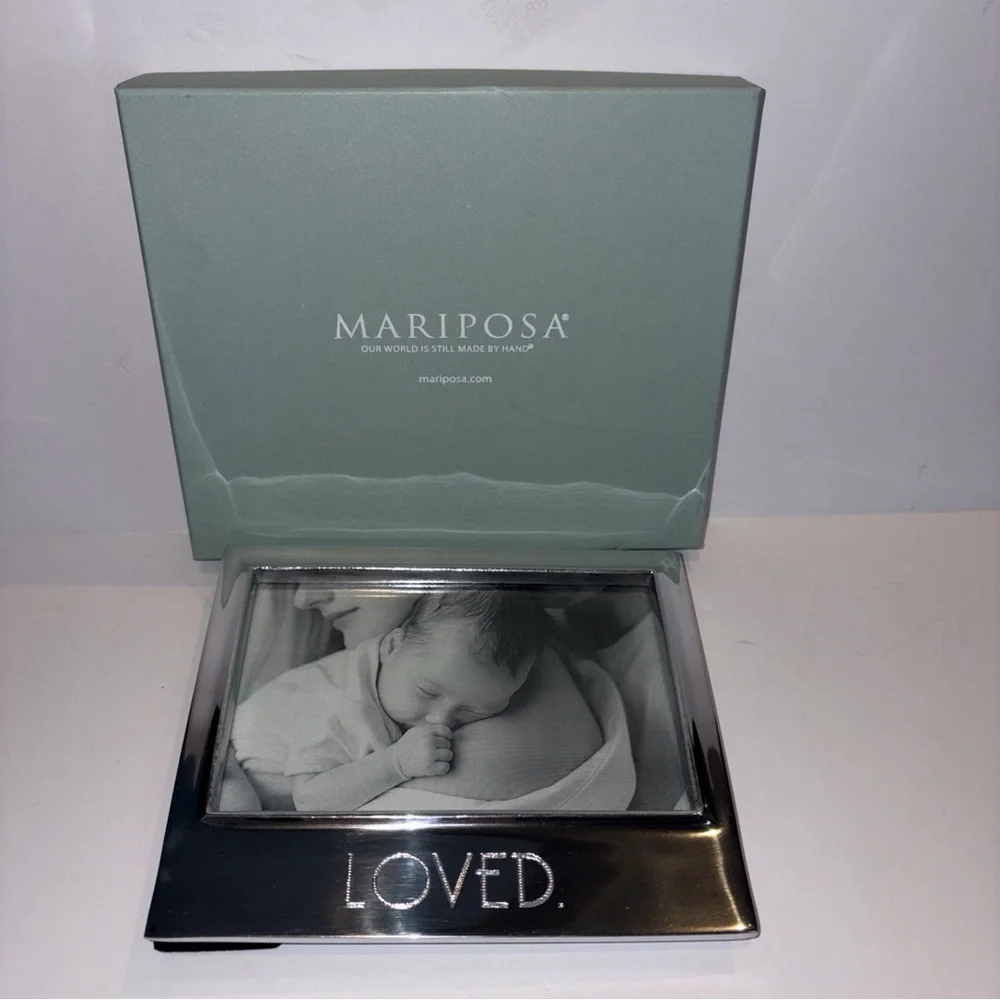 NIB Mariposa LOVED. Signature 4x6 Frame Baby - Picture 2 of 6